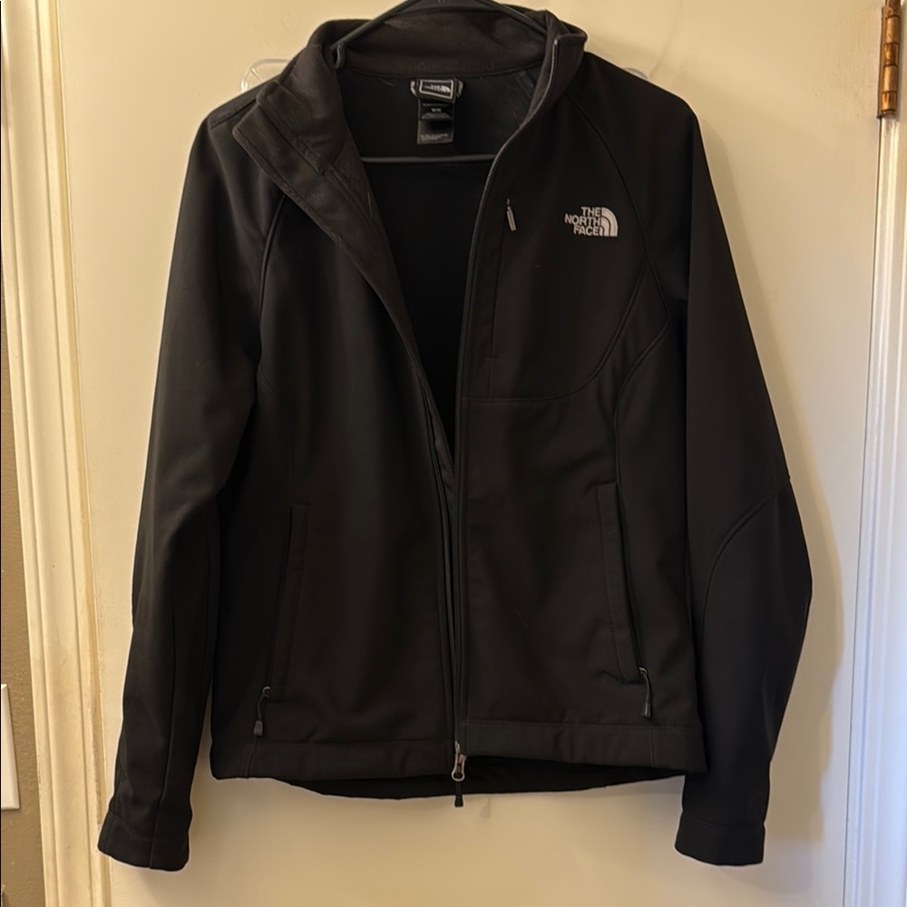 The North Face Black Ski & Snow Jacket Sleek Modern Design